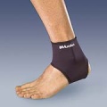 Mueller Neoprene Ankle Support black